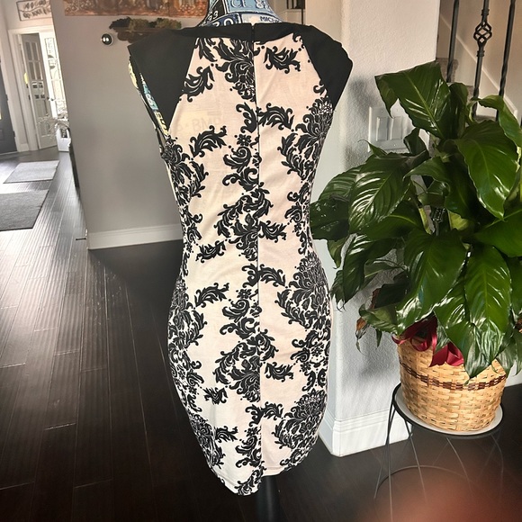 Sleeveless patterned midi - Picture 2 of 2